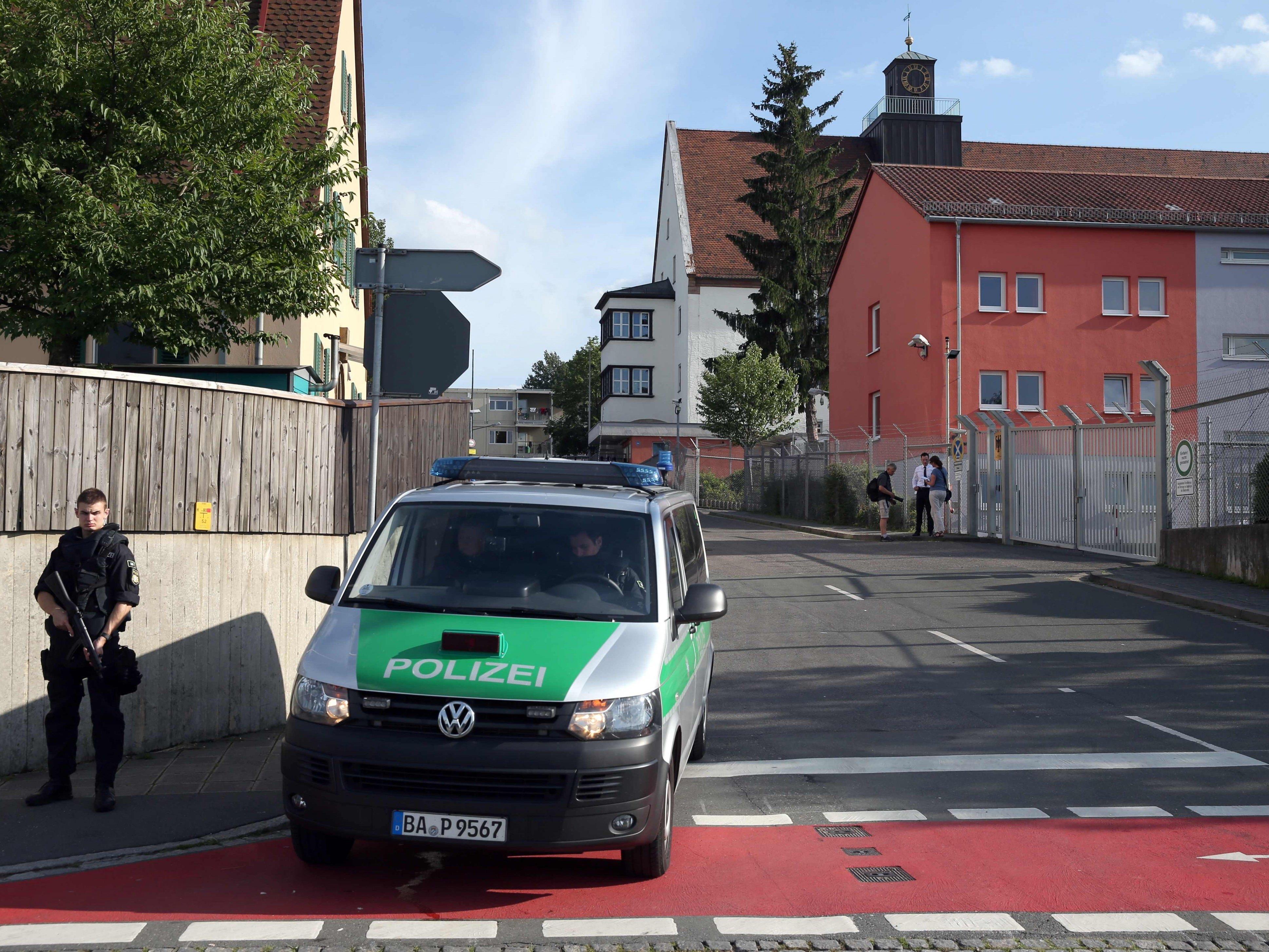 Die Polizei stellte in Zirndorf keine Anzeichen für eine Bombe fest.