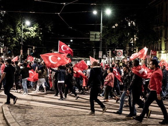 Bei einer der türkischen Demonstrationen in Wien. Bei einer der türkischen Demonstrationen in Wien.