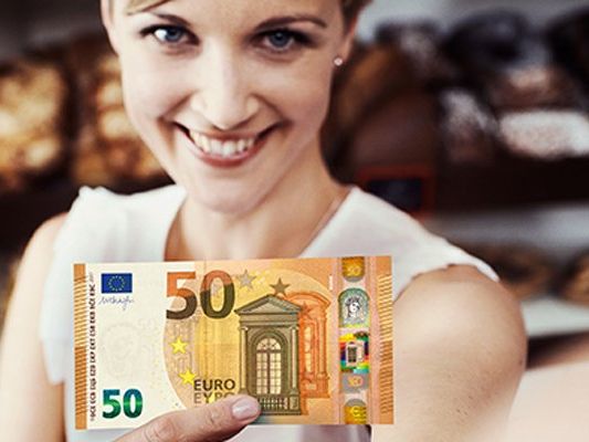 Das ist der neue 50-Euro-Schein, der ab dem 4. April 2017 in Umlauf gebracht wird. Das ist der neue 50-Euro-Schein, der ab dem 4. April 2017 in Umlauf gebracht wird.