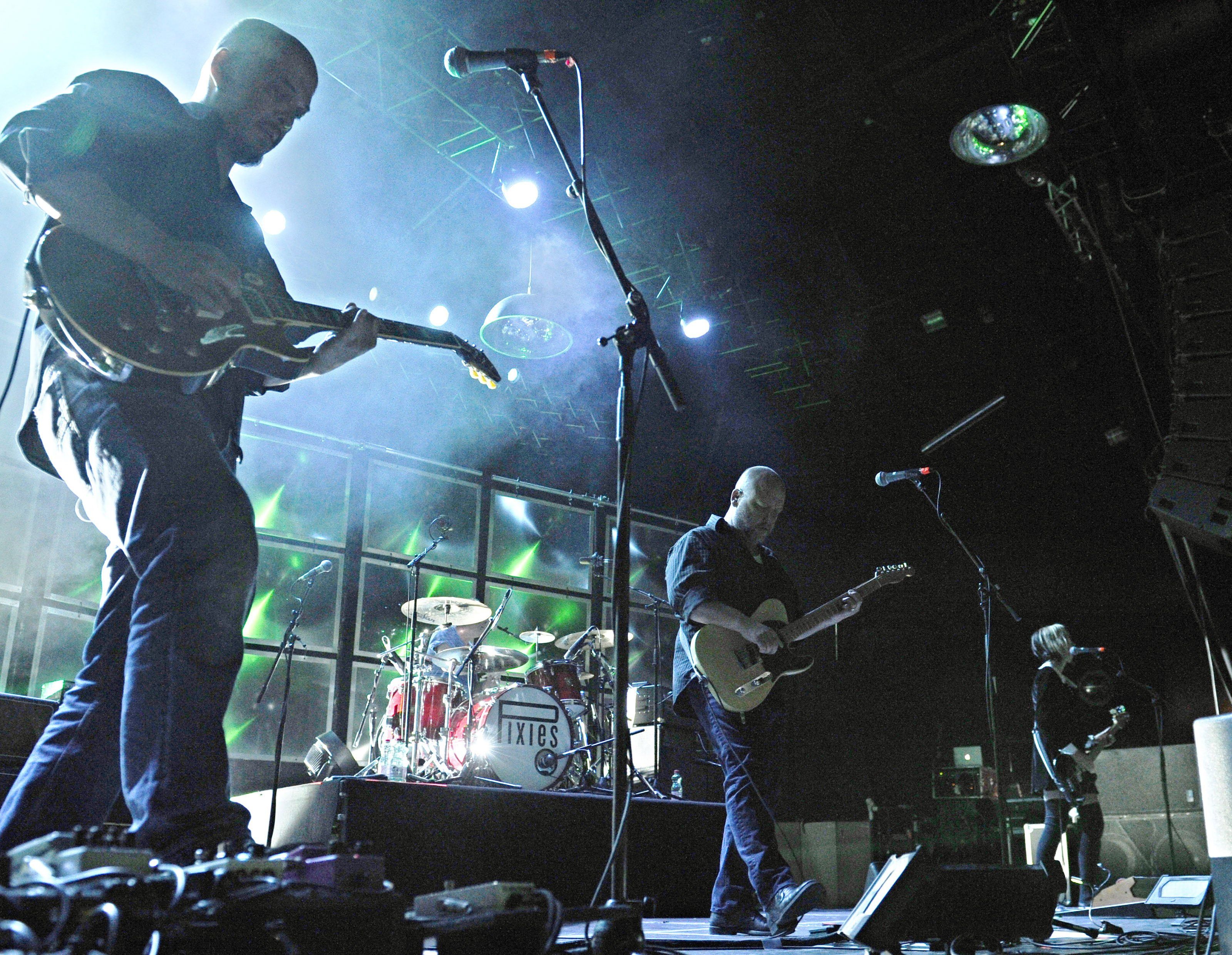Die Pixies begeben sich erneut auf Tournee. Die Pixies begeben sich erneut auf Tournee.
