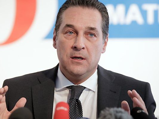 Garantie-Forderung ist laut Strache "bedenklich" und "absurd" Garantie-Forderung ist laut Strache "bedenklich" und "absurd"