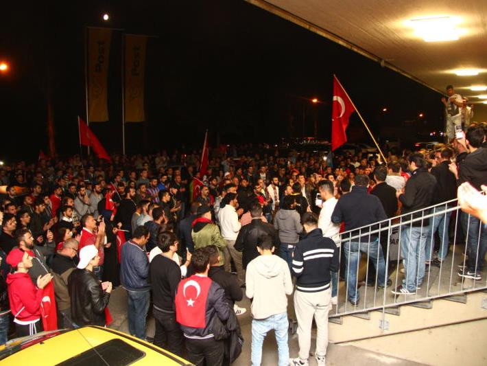 Hunderte Türken demonstrierten in Wolfurt gegen den Putsch