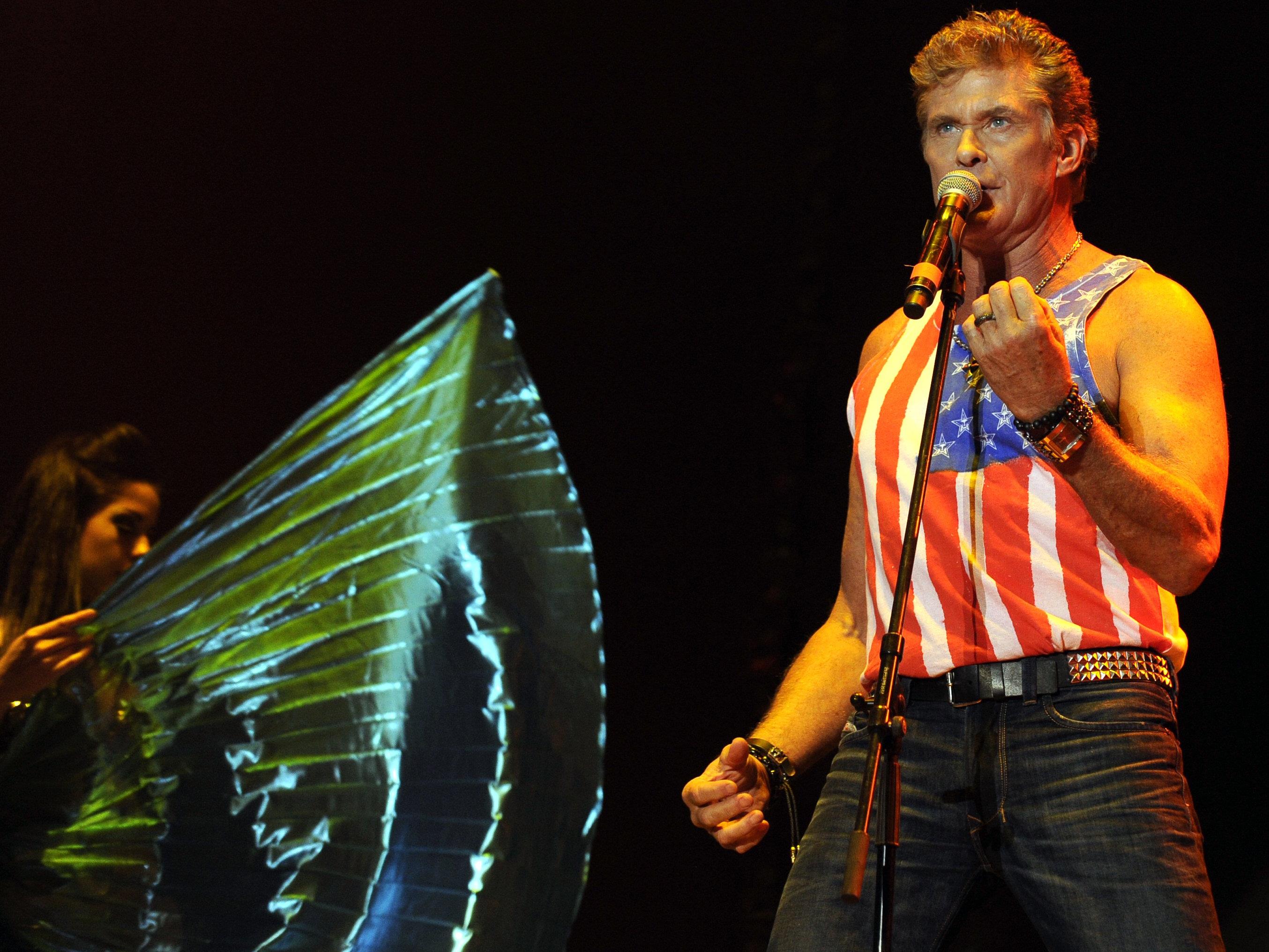 David Hasselhoff erlangte neben seinen Rollen als Schauspieler vor allem mit seinem Lied "Looking for Freedom" Berühmtheit.