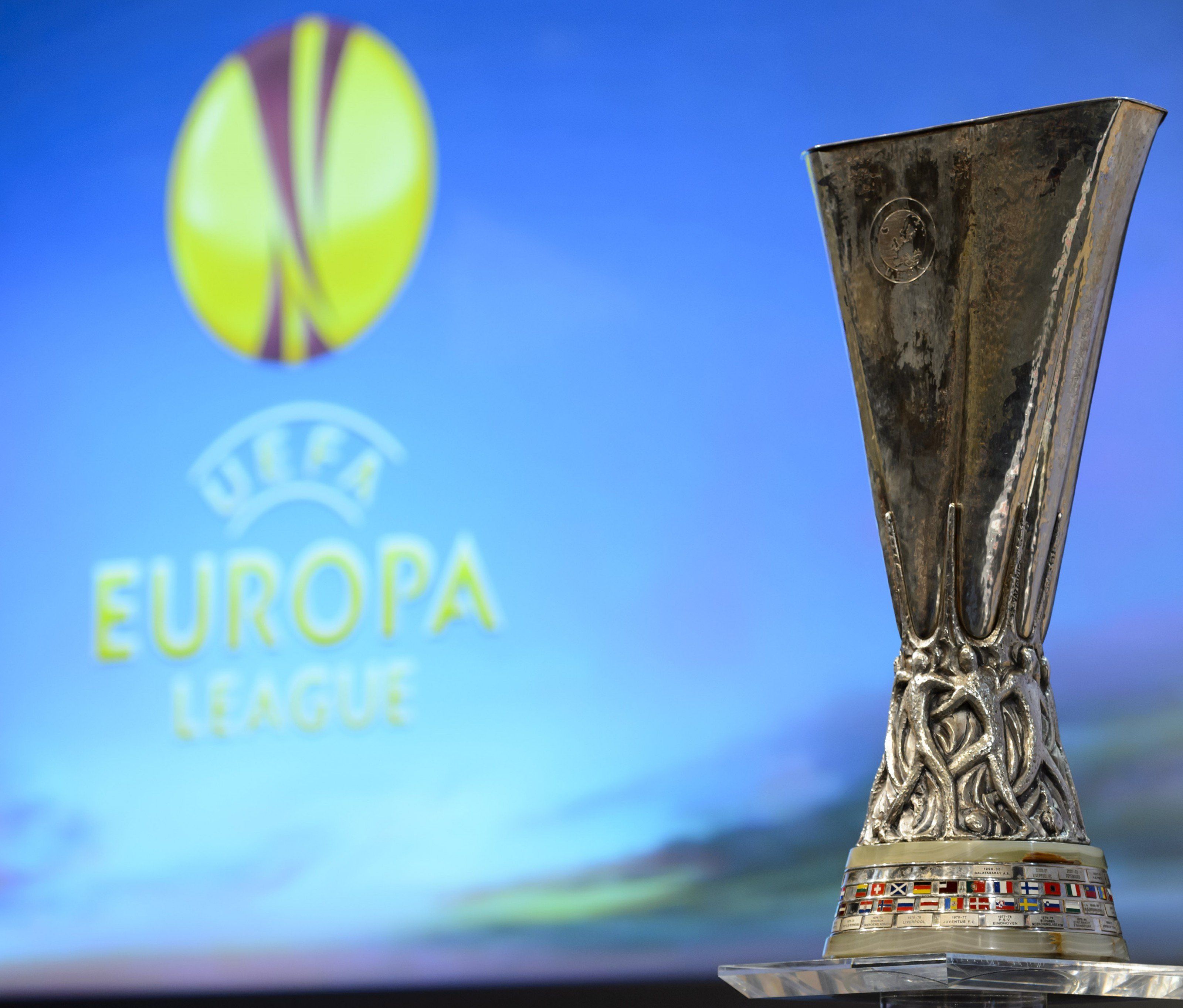 Ab 13 Uhr LIVE: Auslosung der Europa League-Play Offs. Ab 13 Uhr LIVE: Auslosung der Europa League-Play Offs.