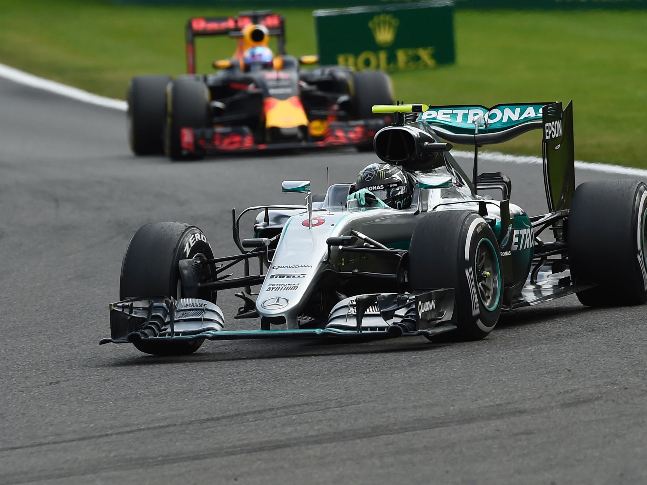 Nico Rosberg hat einen turbulenten Formel-1-Grand-Prix von Belgien gewonnen. Nico Rosberg hat einen turbulenten Formel-1-Grand-Prix von Belgien gewonnen.