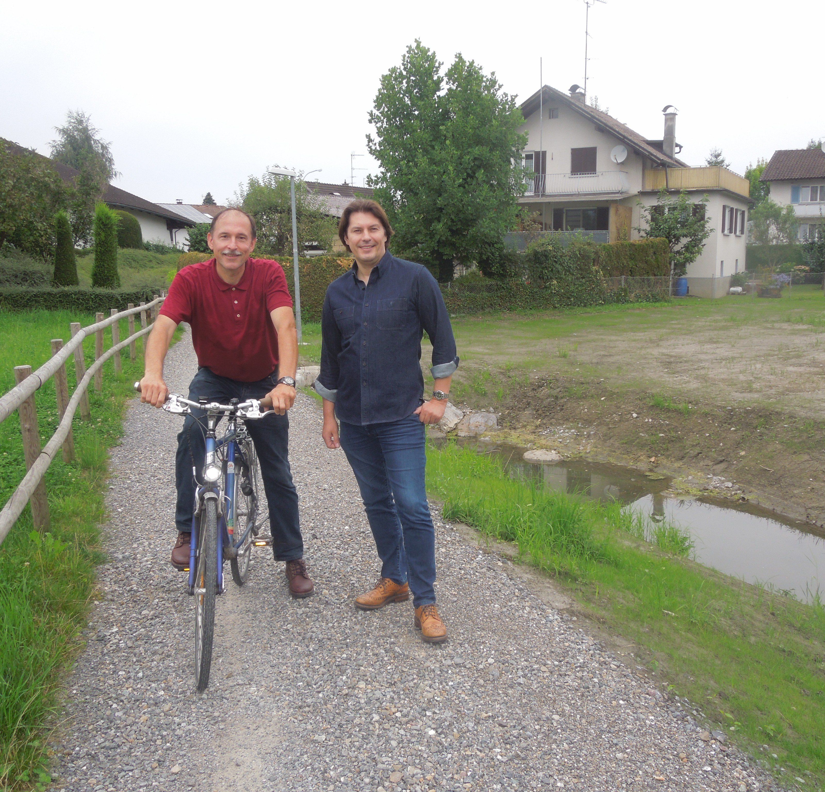 Die Gemeinderäte Martin Fitz und Dietmar Haller zeigten beim VN-Heimat Lokalaugenschein, was beim Bettleweg alles verbessert wurde. Die Gemeinderäte Martin Fitz und Dietmar Haller zeigten beim VN-Heimat Lokalaugenschein, was beim Bettleweg alles verbessert wurde.