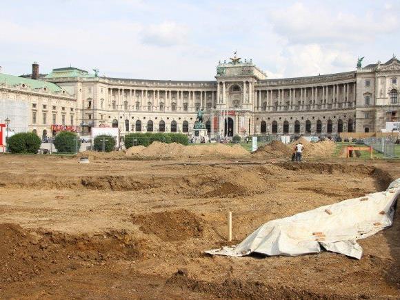 Bei Grabungen am Heldenplatz wurden Wurfgranaten gefunden und sichergestellt