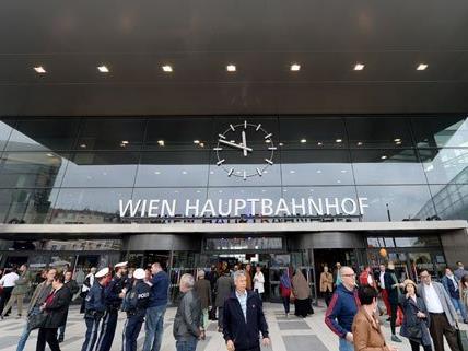 Am Hauptbahnhof drohte ein mutmaßlicher Ladendieb Beamten mit dem Umbringen