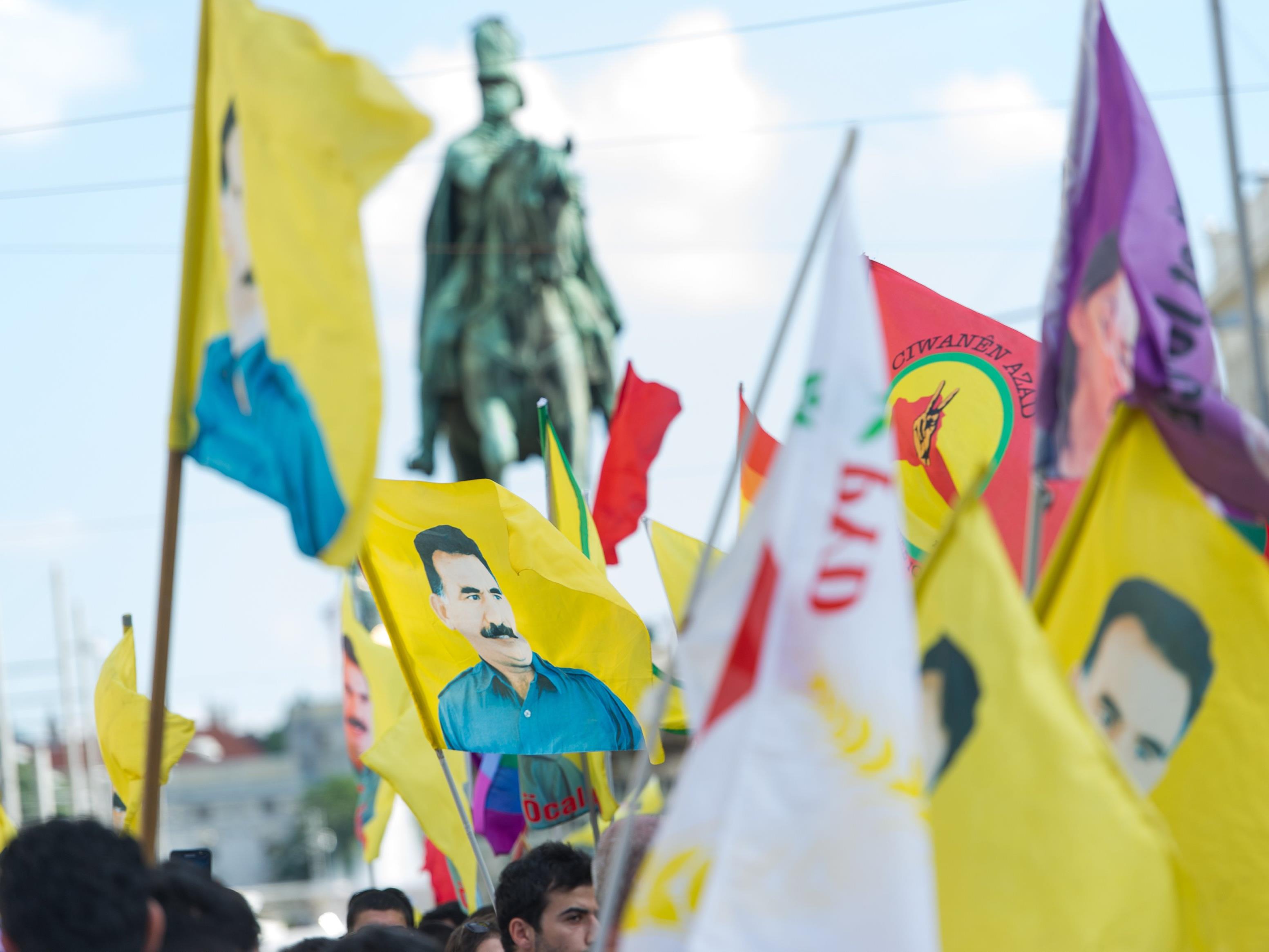 Eine Demonstation Kurdischer Gruppen zieht am Samstag durch die Wiener Innenstadt