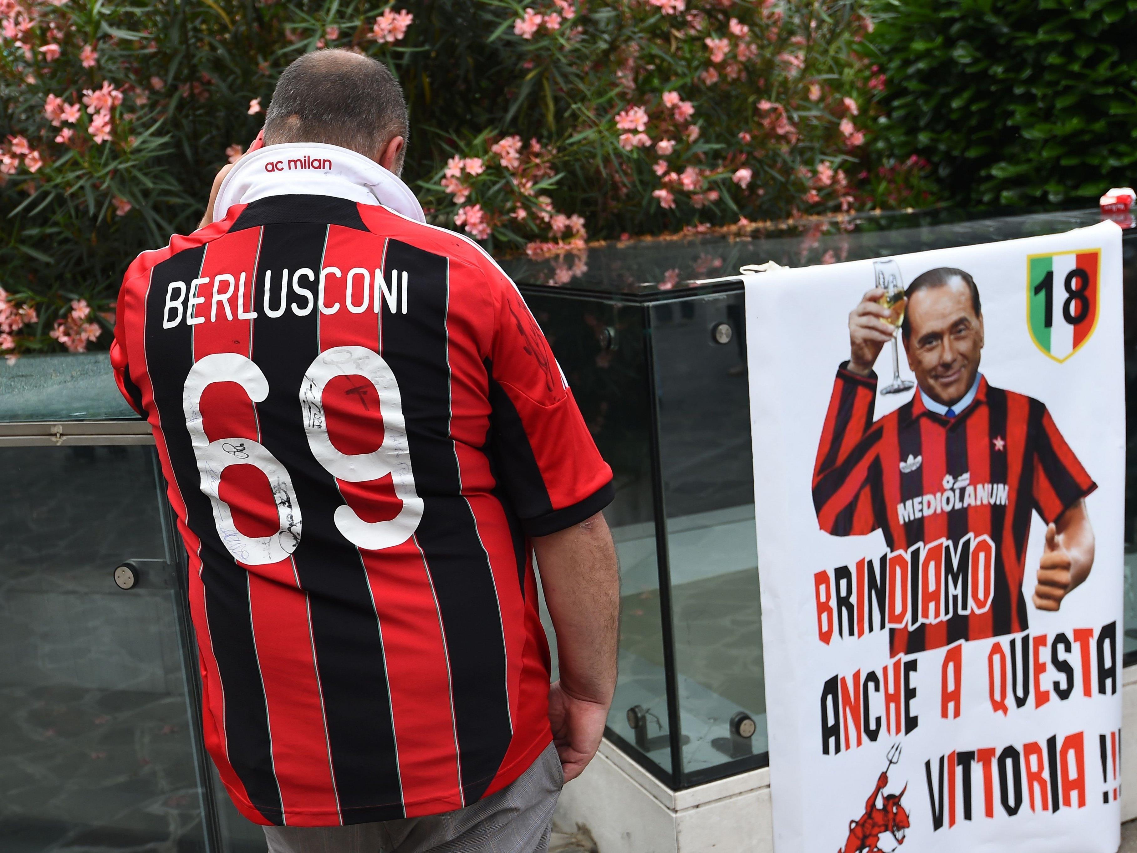 Berlusconi verkauft den AC Mailand.