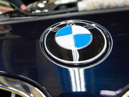 Beträchtlicher Sachschaden entstand bei dem Unfall mit dem BMW