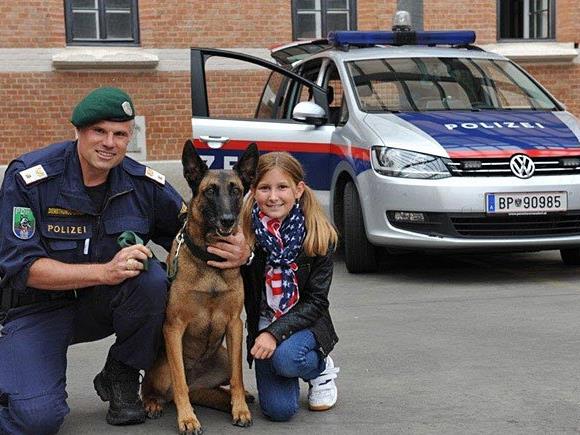 Ein Tag bei der Polizeidiensthundeeinheit verspricht ein spannendes Programm