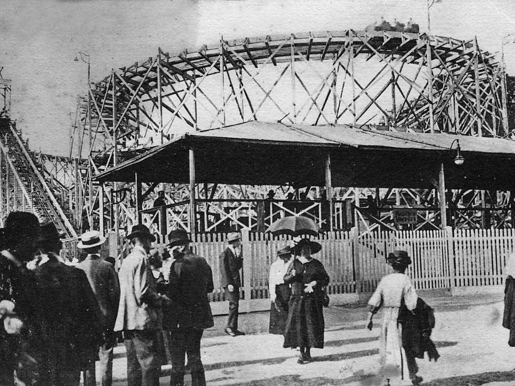 Ausstellung zum Thema "250 Jahre Wiener Prater". Ausstellung zum Thema "250 Jahre Wiener Prater".