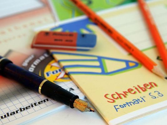 Für viele Eltern wird der Schulbeginn eine teure Angelegenheit. Für viele Eltern wird der Schulbeginn eine teure Angelegenheit.