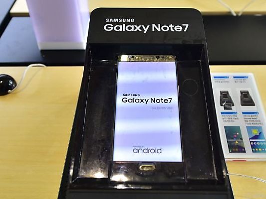 Samsung ruft 2,5 Millionen Handys zurück Samsung ruft 2,5 Millionen Handys zurück