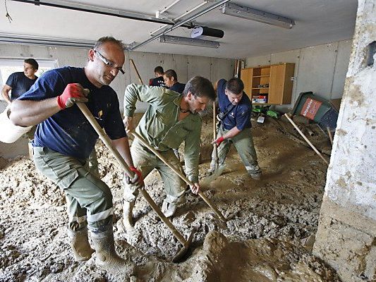 Aufräumarbeiten nach Murenabgängen in Afritz Aufräumarbeiten nach Murenabgängen in Afritz