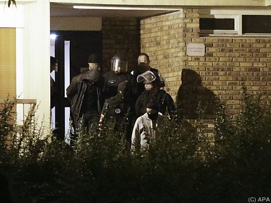 Erste mutmaßliche Islamistin einem Untersuchungsrichter vorgeführt Erste mutmaßliche Islamistin einem Untersuchungsrichter vorgeführt