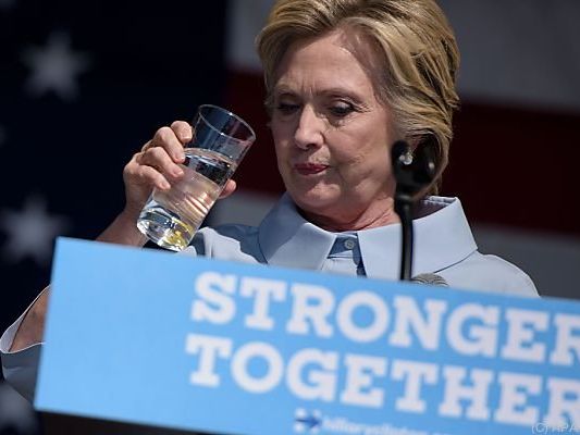 Clinton muss Fehler wiedergutmachen Clinton muss Fehler wiedergutmachen