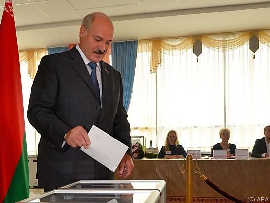 Präsident Lukaschenko muss nicht um seine Macht bangen Präsident Lukaschenko muss nicht um seine Macht bangen