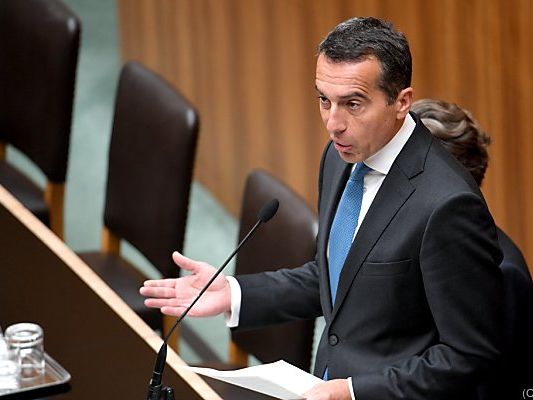 Kern unter blauem Fragenbeschuss Kern unter blauem Fragenbeschuss