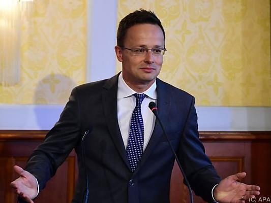 Ungarns Außenminister Szijjarto übt Kritik