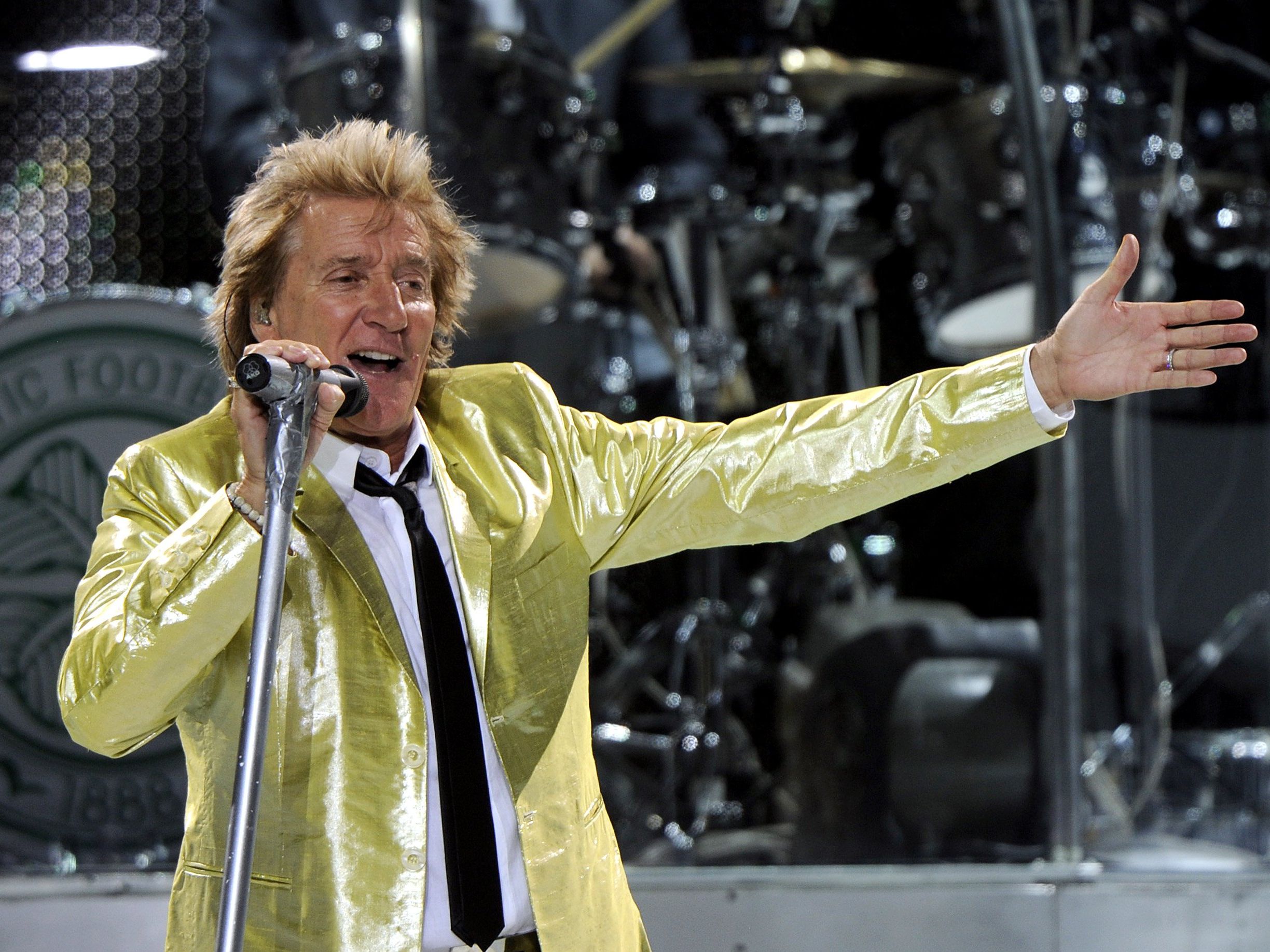 Rod Stewart während eines Konzerts in der Wiener Stadthalle. Rod Stewart während eines Konzerts in der Wiener Stadthalle.