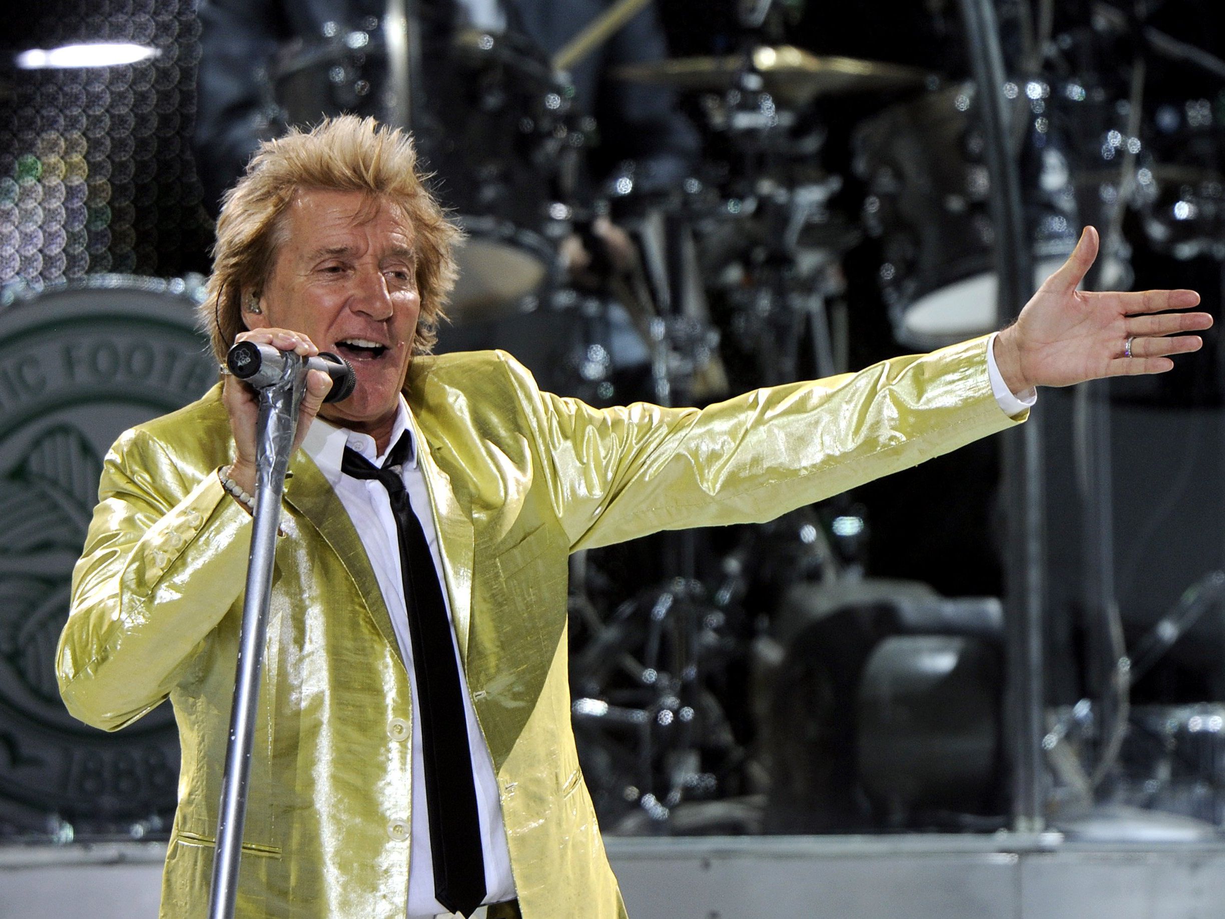 Rod Stewart während eines Konzerts in der Wiener Stadthalle.