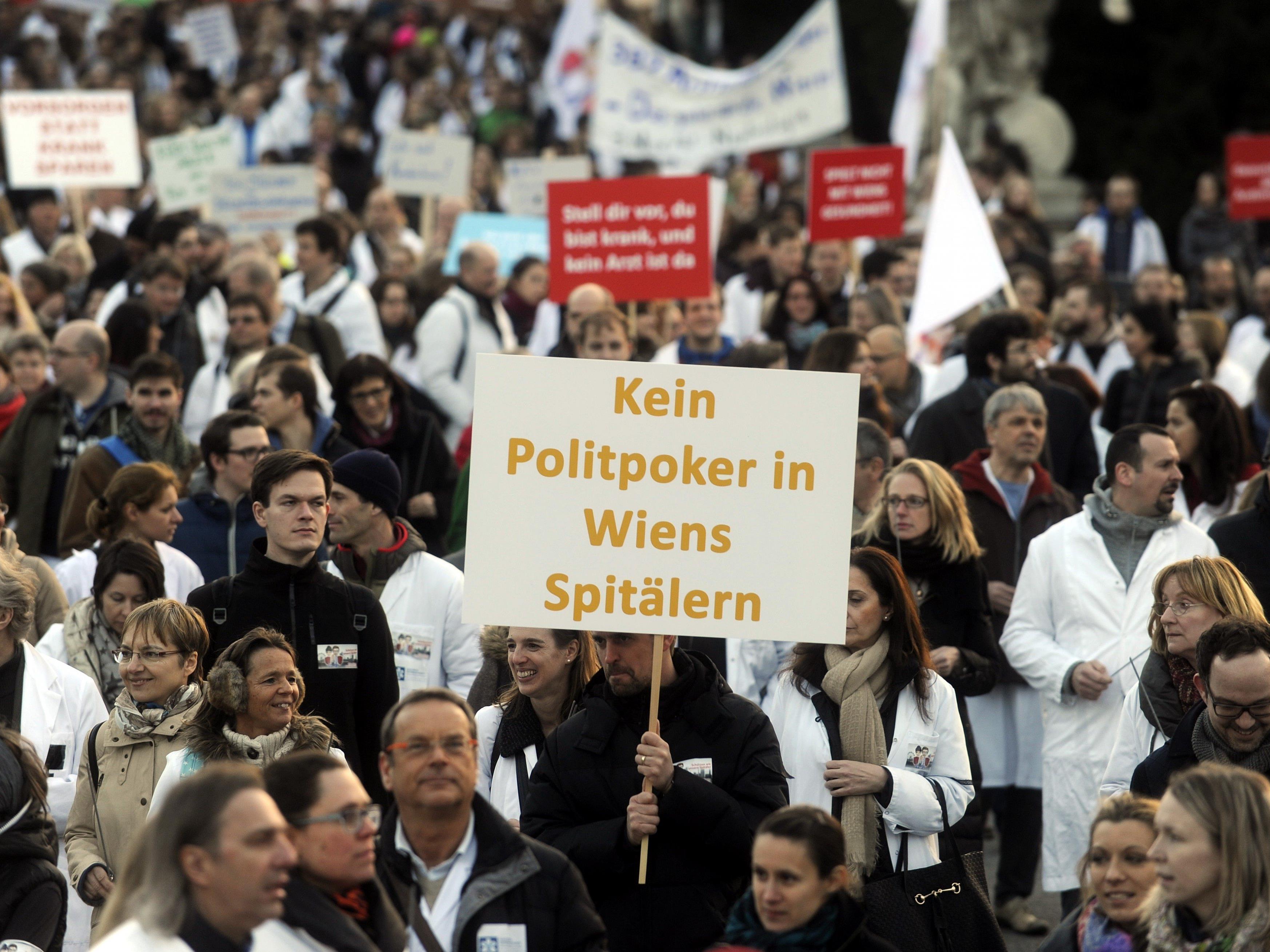 Die Spitalsärzte demonstrieren am Montag in Wien.