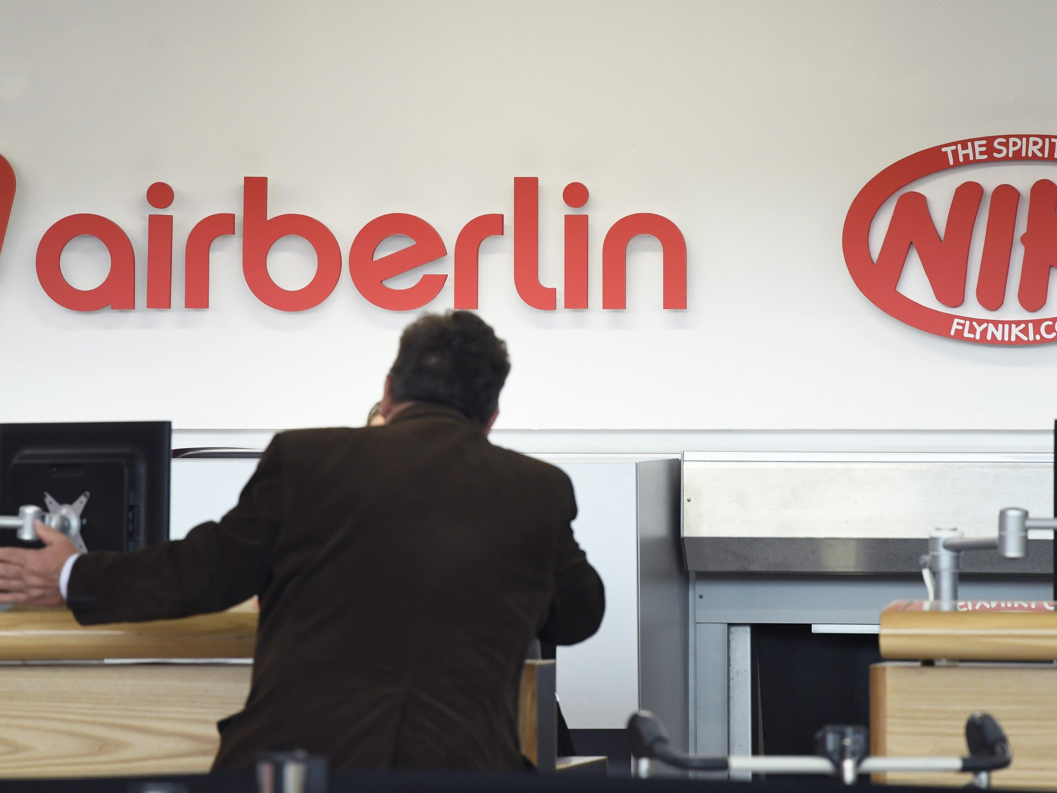 Die Niki-Mutter Air Berlin will bis zu 1.200 Stellen streichen.