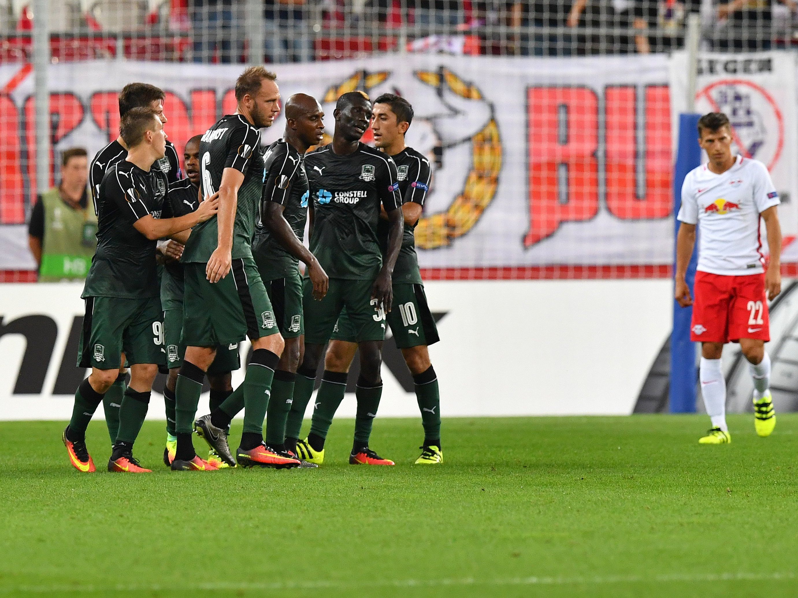 Red Bull Salzburg verliert das Auftaktsspiel gegen Krasnodar in der Europa League. Red Bull Salzburg verliert das Auftaktsspiel gegen Krasnodar in der Europa League.