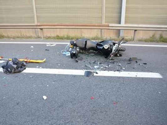 Ein alkoholisierter Motorradfahrer wurde am Donnerstag auf der A23 schwer verletzt Ein alkoholisierter Motorradfahrer wurde am Donnerstag auf der A23 schwer verletzt