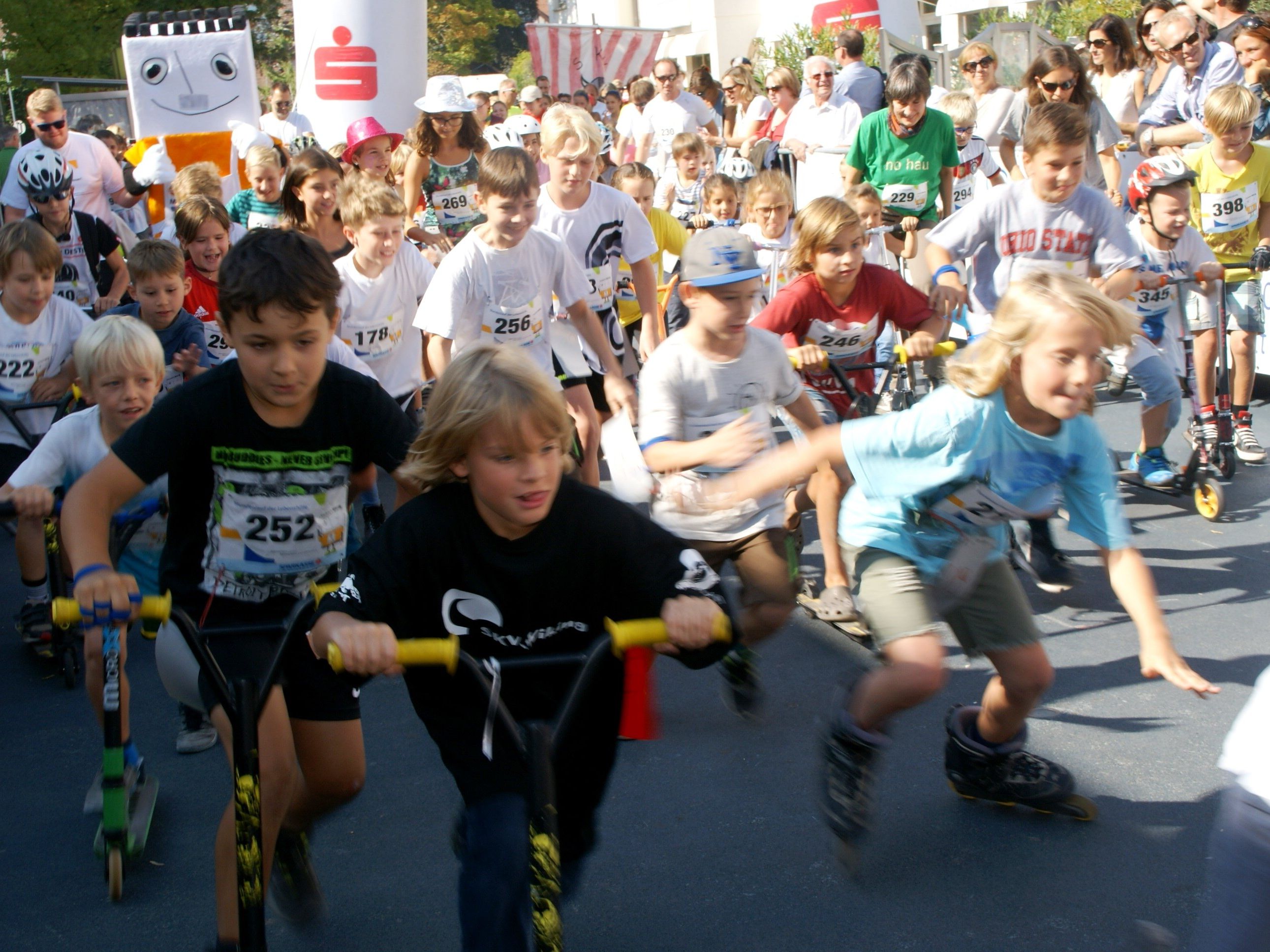 Beim Stundenlauf der Lebenshilfe gab es Volksfest-Stimmung Beim Stundenlauf der Lebenshilfe gab es Volksfest-Stimmung