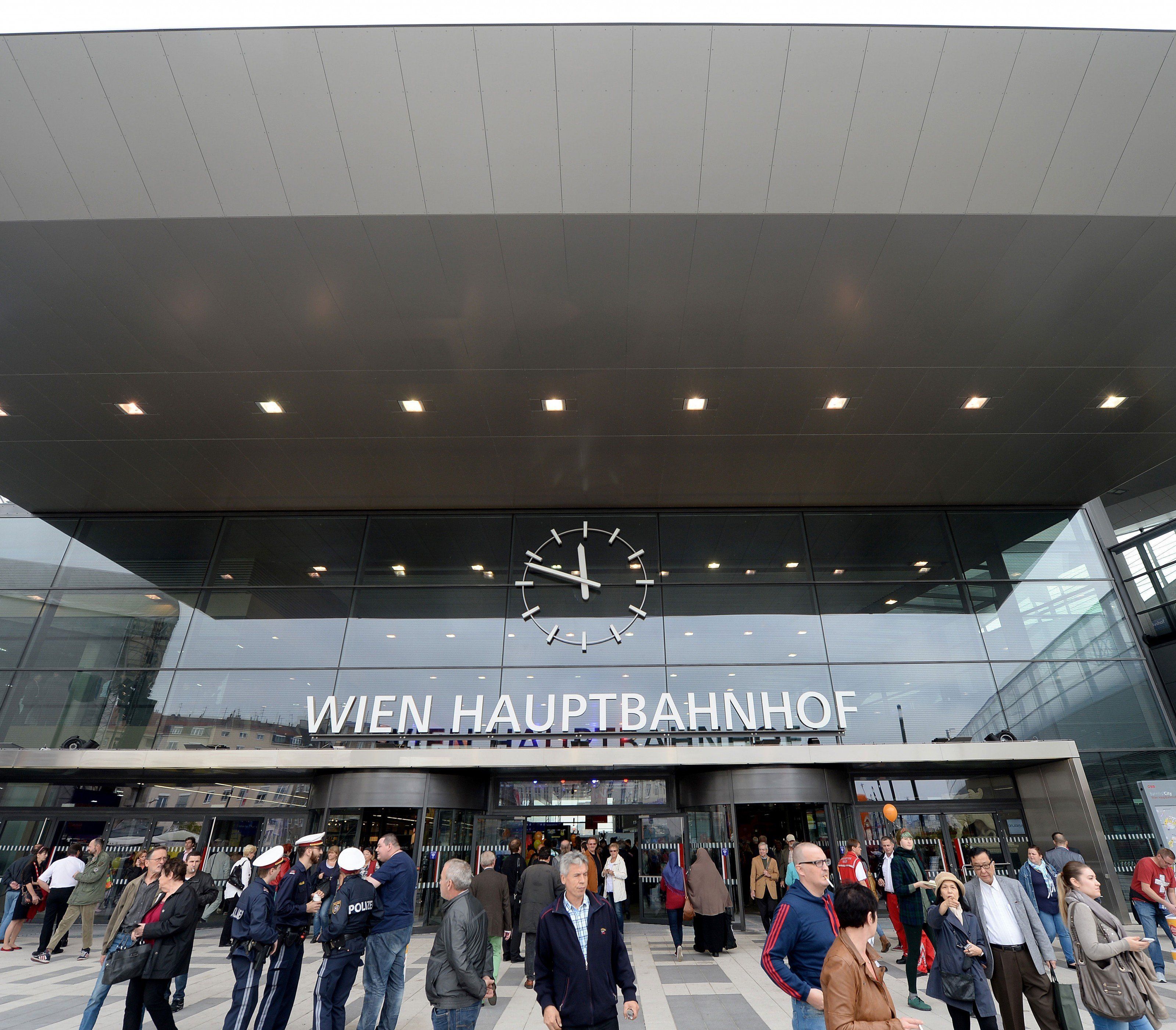Am Hauptbahnhof kam es zu einer Attacke mit einer Glasflasche Am Hauptbahnhof kam es zu einer Attacke mit einer Glasflasche