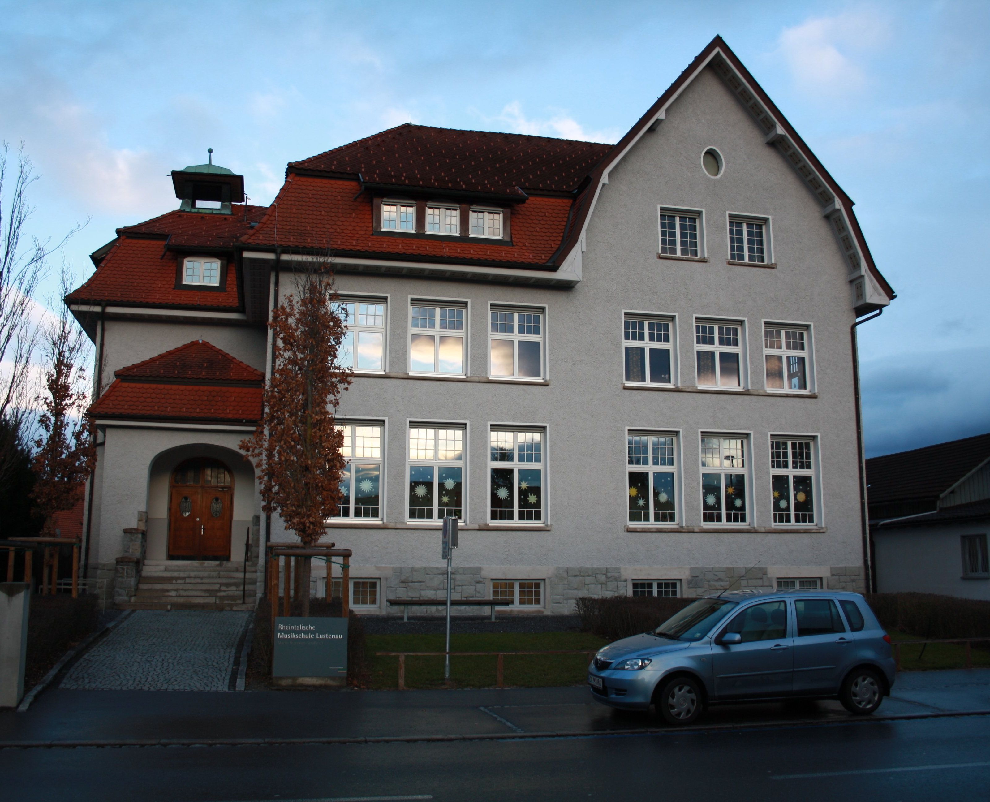 Die Rheintalische Musikschule Lustenau kann auf 70 Jahre bewegende Geschichte zurückblicken. Die Rheintalische Musikschule Lustenau kann auf 70 Jahre bewegende Geschichte zurückblicken.