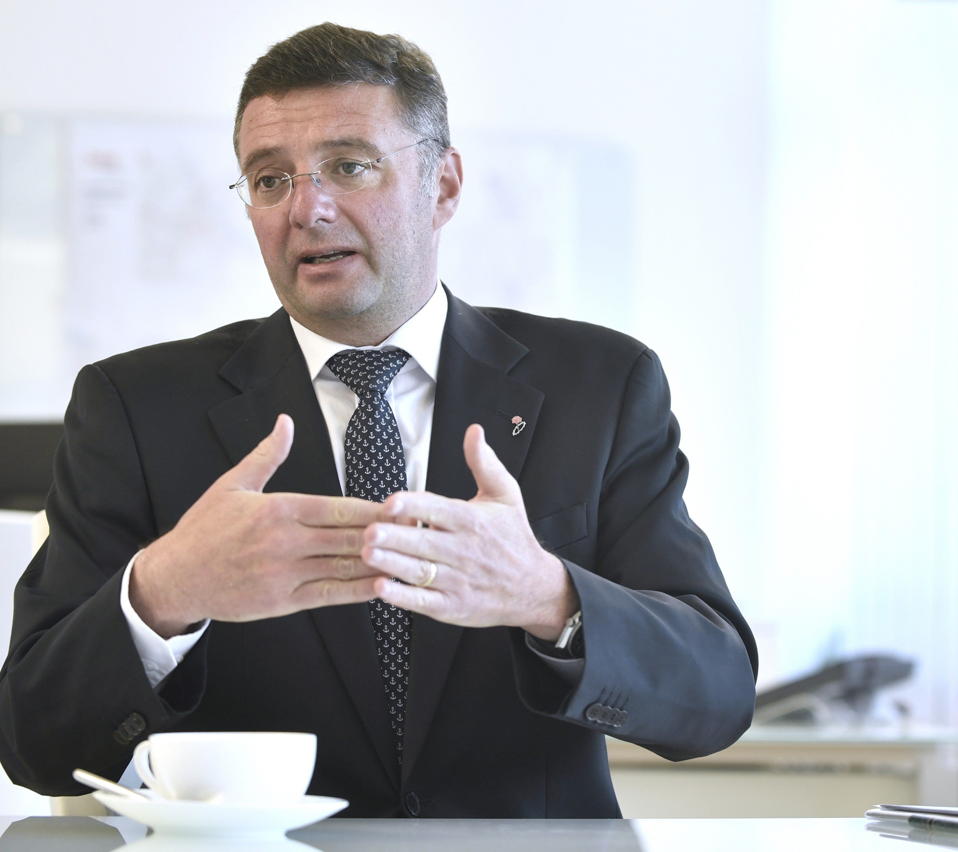 Der Infrastrukturminister ruft zur sachlichen Diskussion auf Der Infrastrukturminister ruft zur sachlichen Diskussion auf