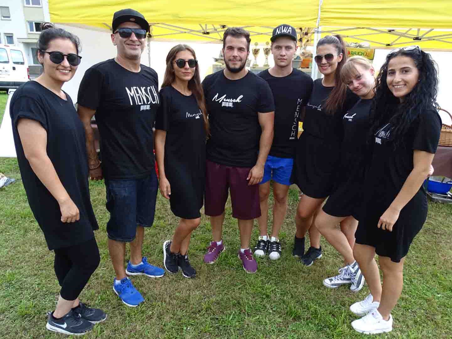 GF Samantha Bildstein (3.v.l.) und ihr OJAH-Team hatten ein anstrengendes Wochenende. GF Samantha Bildstein (3.v.l.) und ihr OJAH-Team hatten ein anstrengendes Wochenende.