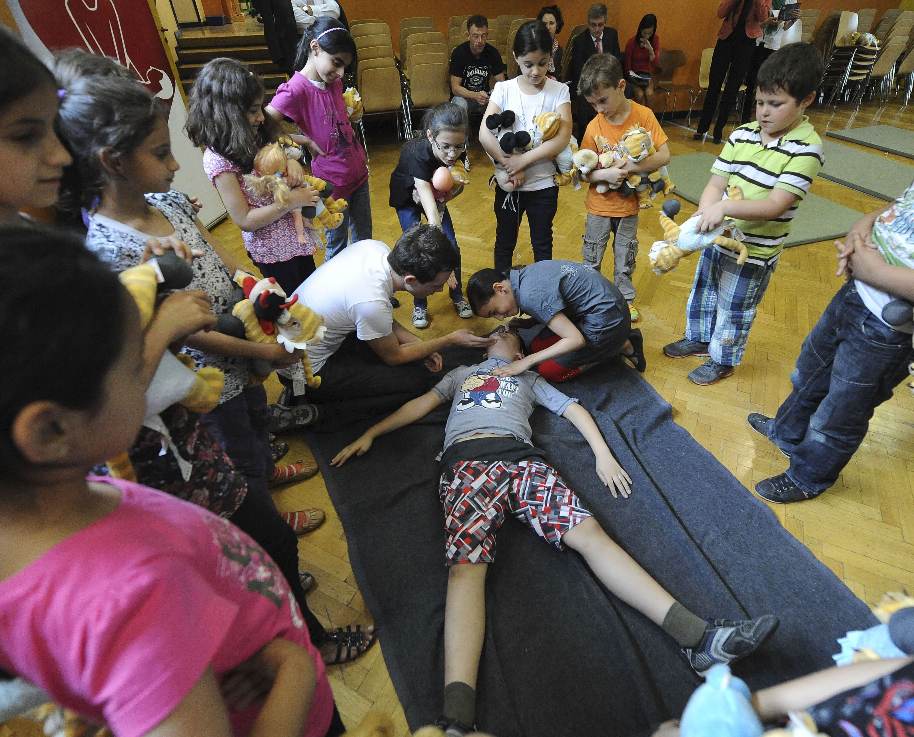 Kinder wurden in Sachen Erste Hilfe geschult Kinder wurden in Sachen Erste Hilfe geschult