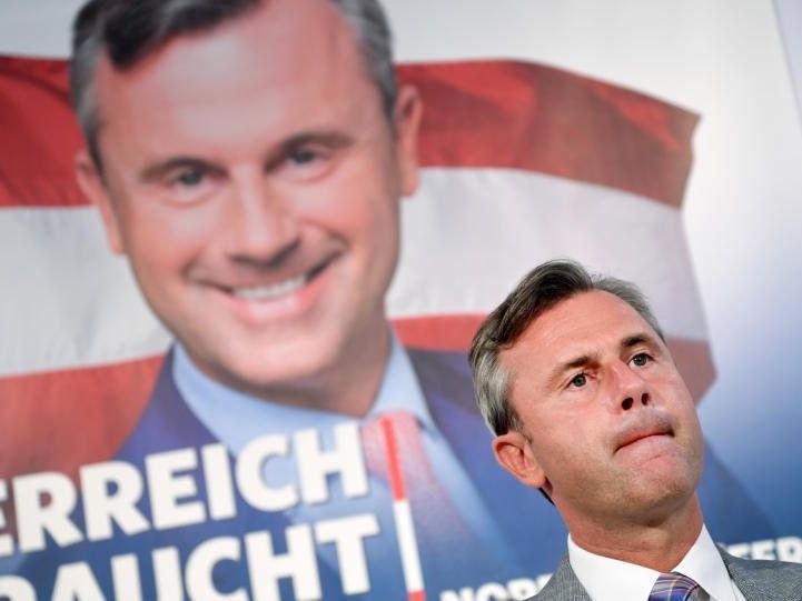 Norbert Hofer und die FPÖ wehren sich gegen "Nazi"-Tweets. Norbert Hofer und die FPÖ wehren sich gegen "Nazi"-Tweets.