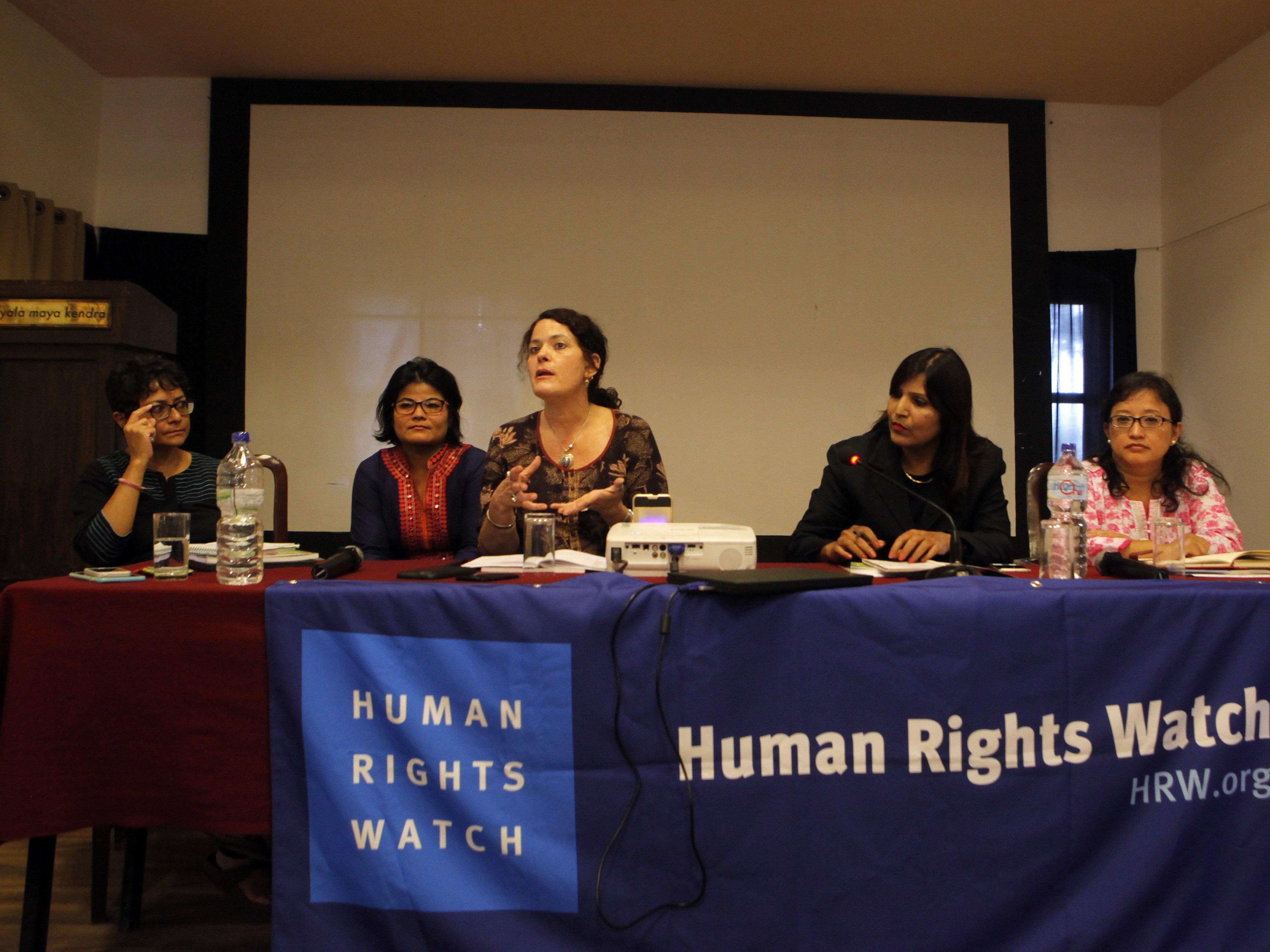 Die HRW kritisiert die nepalesische Regierung.