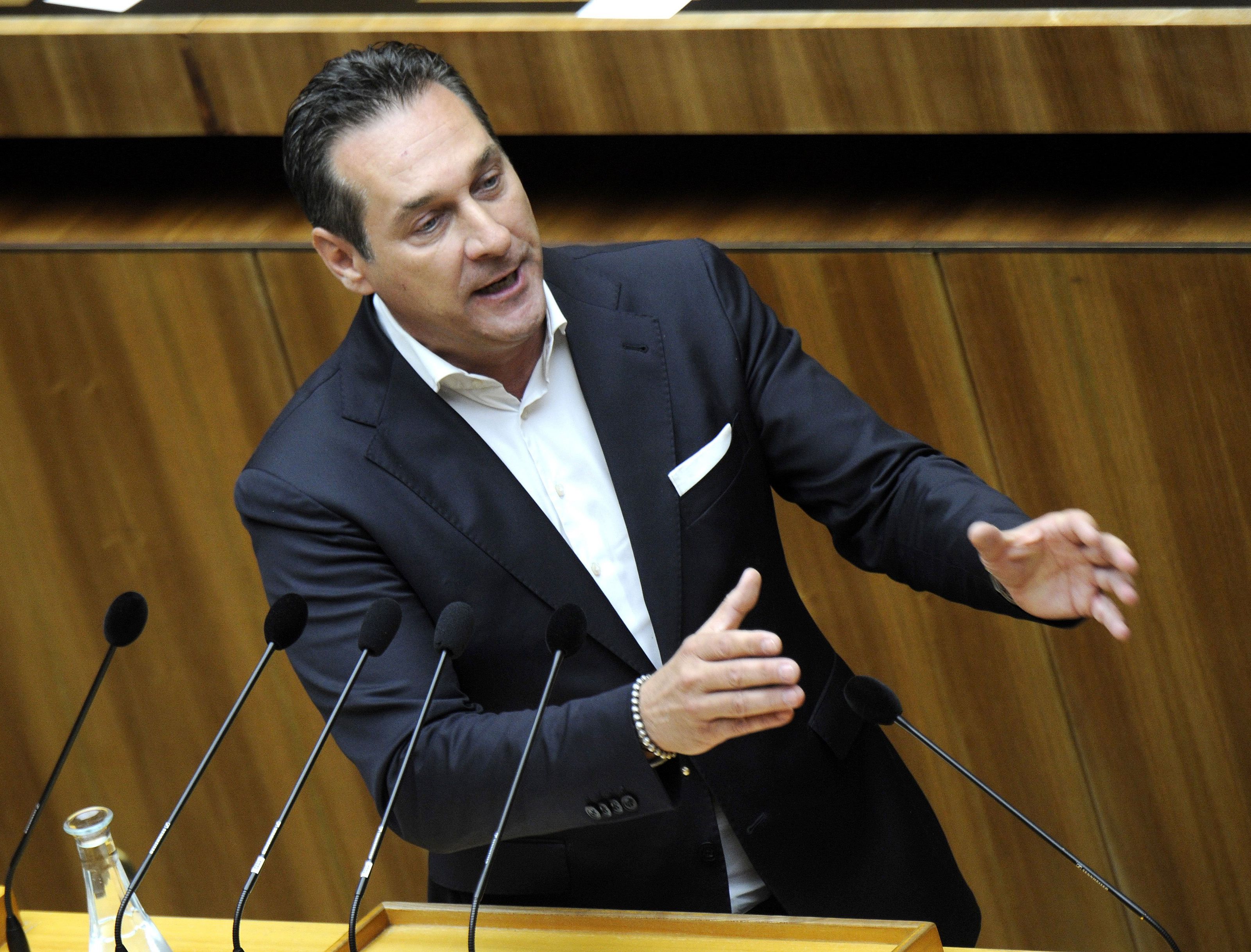FPÖ-Chef Heinz Christian Strache meldete sich in der Causa zu Wort FPÖ-Chef Heinz Christian Strache meldete sich in der Causa zu Wort