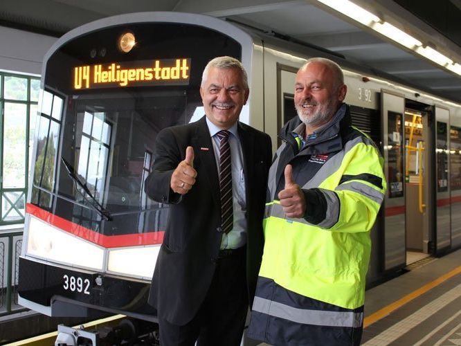 Alles glatt gegangen: Die U4 fährt wieder durch. Alles glatt gegangen: Die U4 fährt wieder durch.