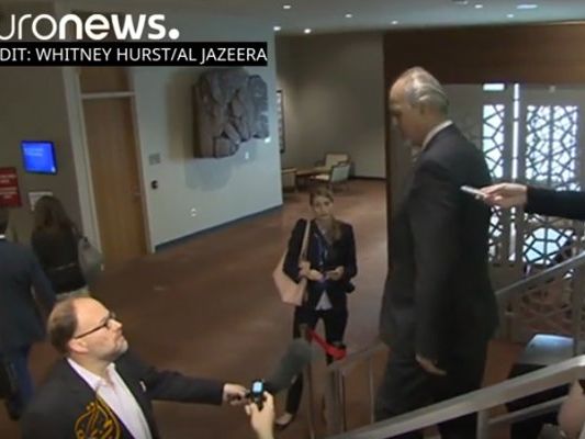 Die Reaktion auf die Frage des Journalisten ist verwunderlich. Die Reaktion auf die Frage des Journalisten ist verwunderlich.