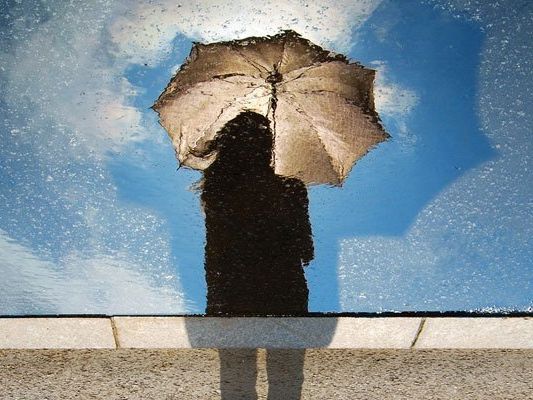 Der Spätsommer kehrt ab Wochenmitte mit warmen Temperaturen zurück. Der Spätsommer kehrt ab Wochenmitte mit warmen Temperaturen zurück.