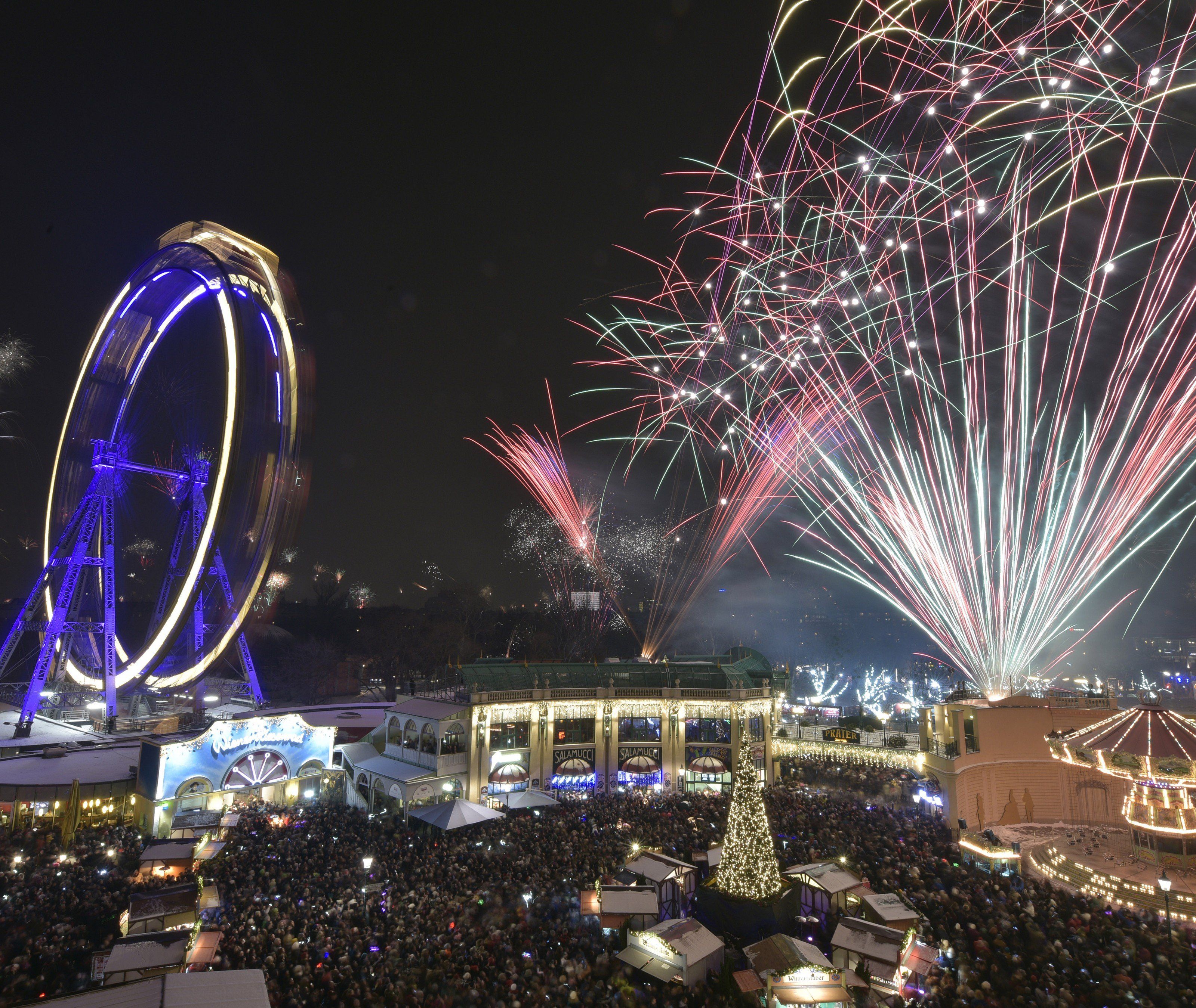 So wird der Wintermarkt am Riesenradplatz 2016.