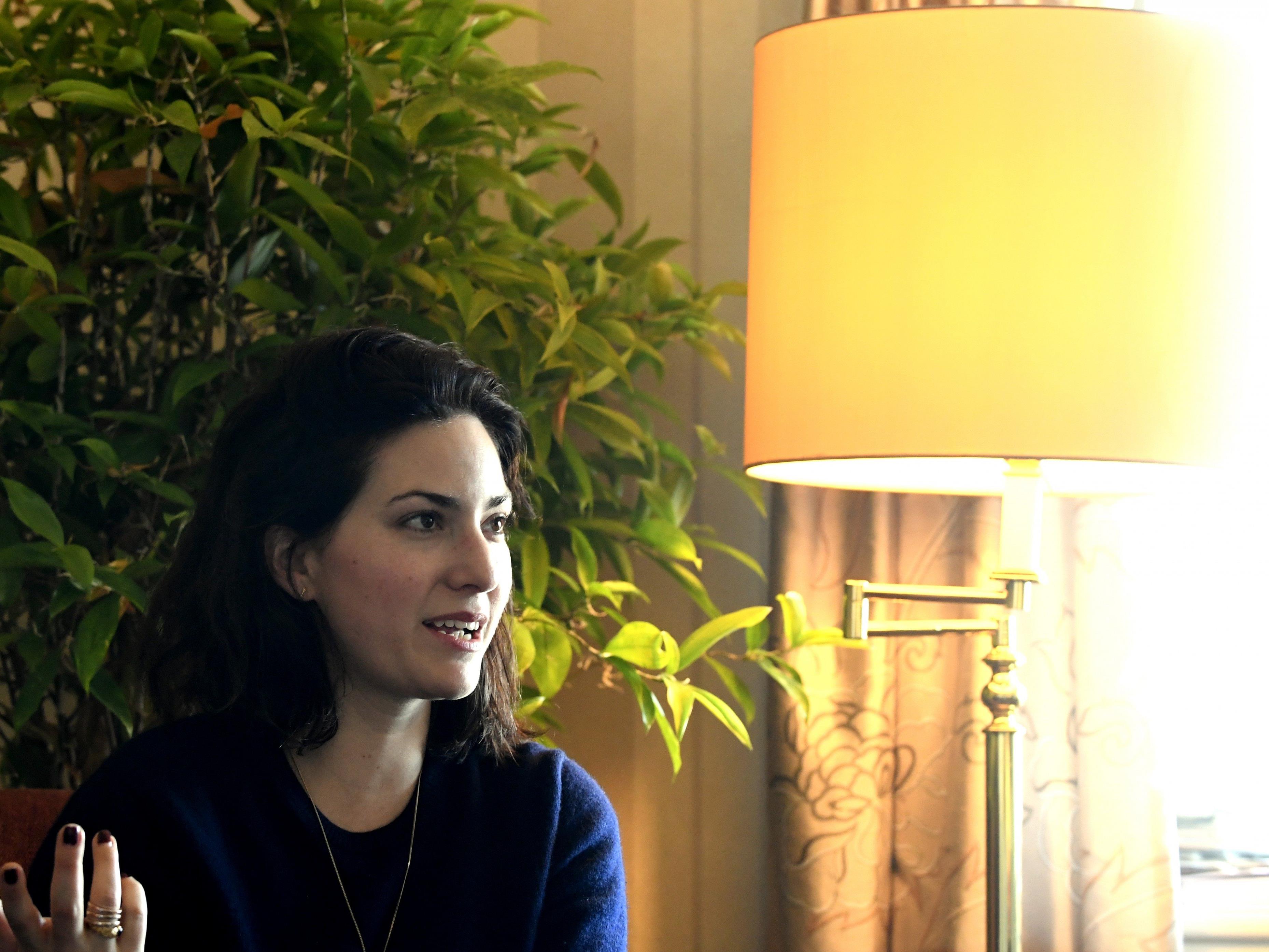 Regisseurin Rebecca Zlotowski während des Interviews.