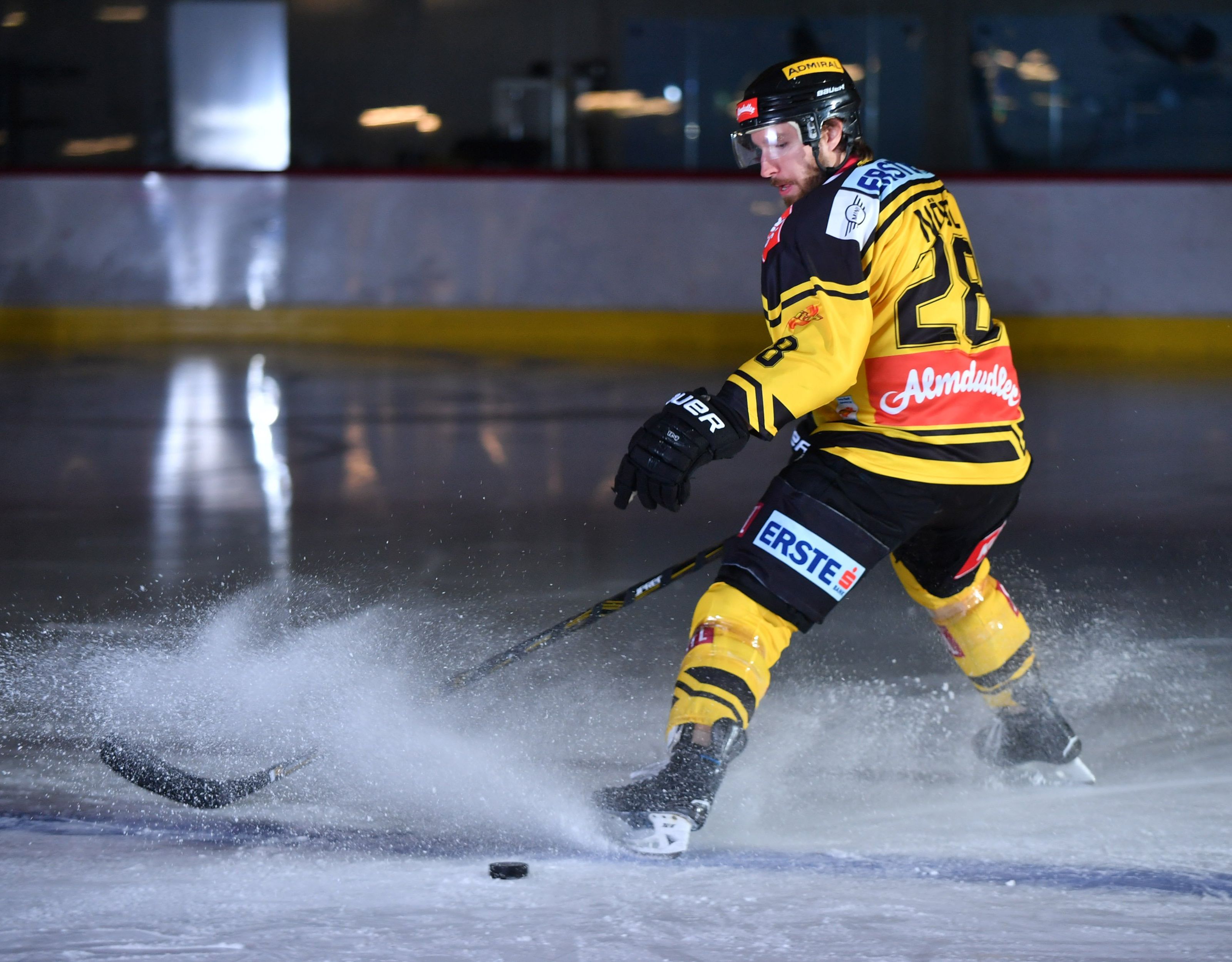Die Vienna Capitals mussten die erste Saisonniederlage hinnehmen. Die Vienna Capitals mussten die erste Saisonniederlage hinnehmen.