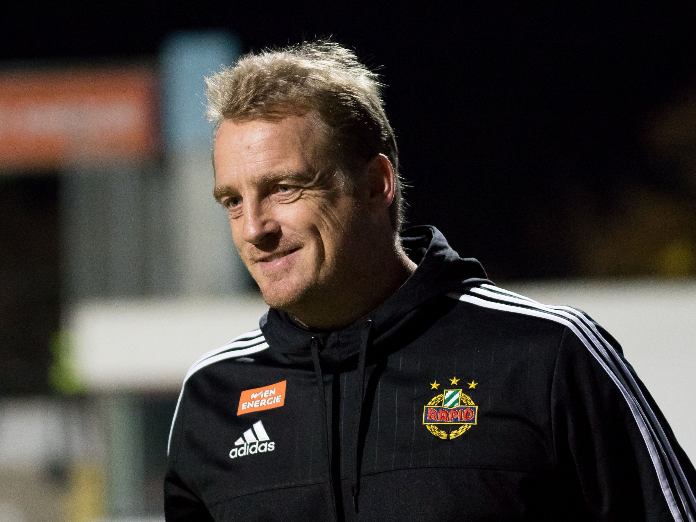 Mike Büskens (Bild) feierte mit Rapid Wien einen 4:0-Sieg im ÖFB-Cup. Mike Büskens (Bild) feierte mit Rapid Wien einen 4:0-Sieg im ÖFB-Cup.