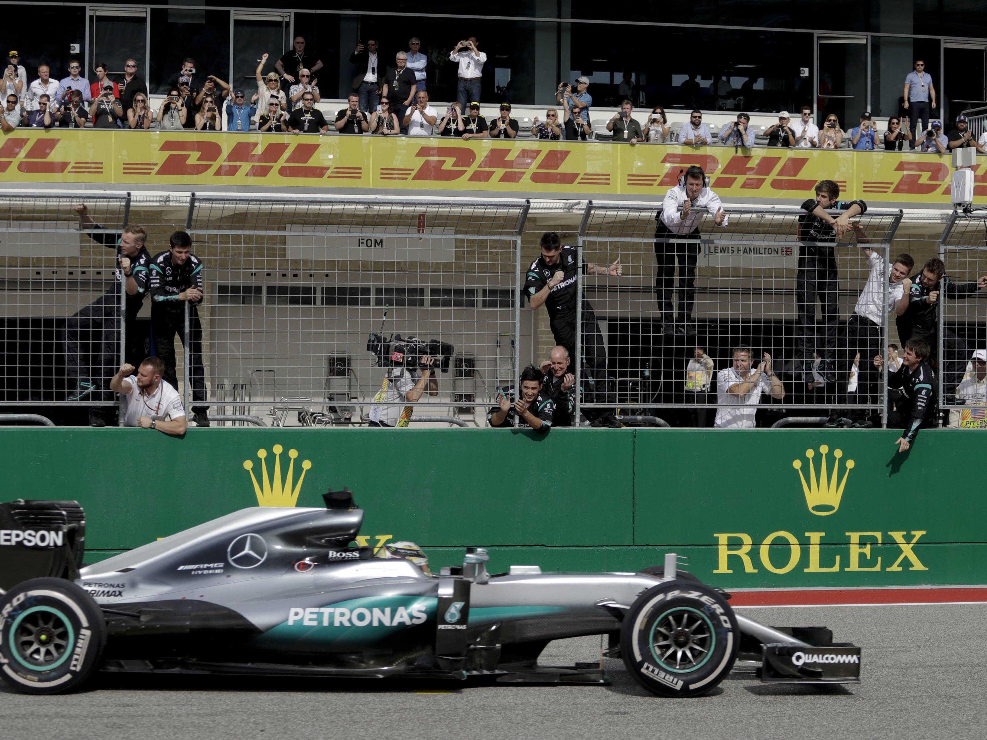 Mit seinem insgesamt 50. Grand-Prix-Sieg holt Lewis Hamilton wieder auf WM-Spitzenreiter Nico Rosberg auf.