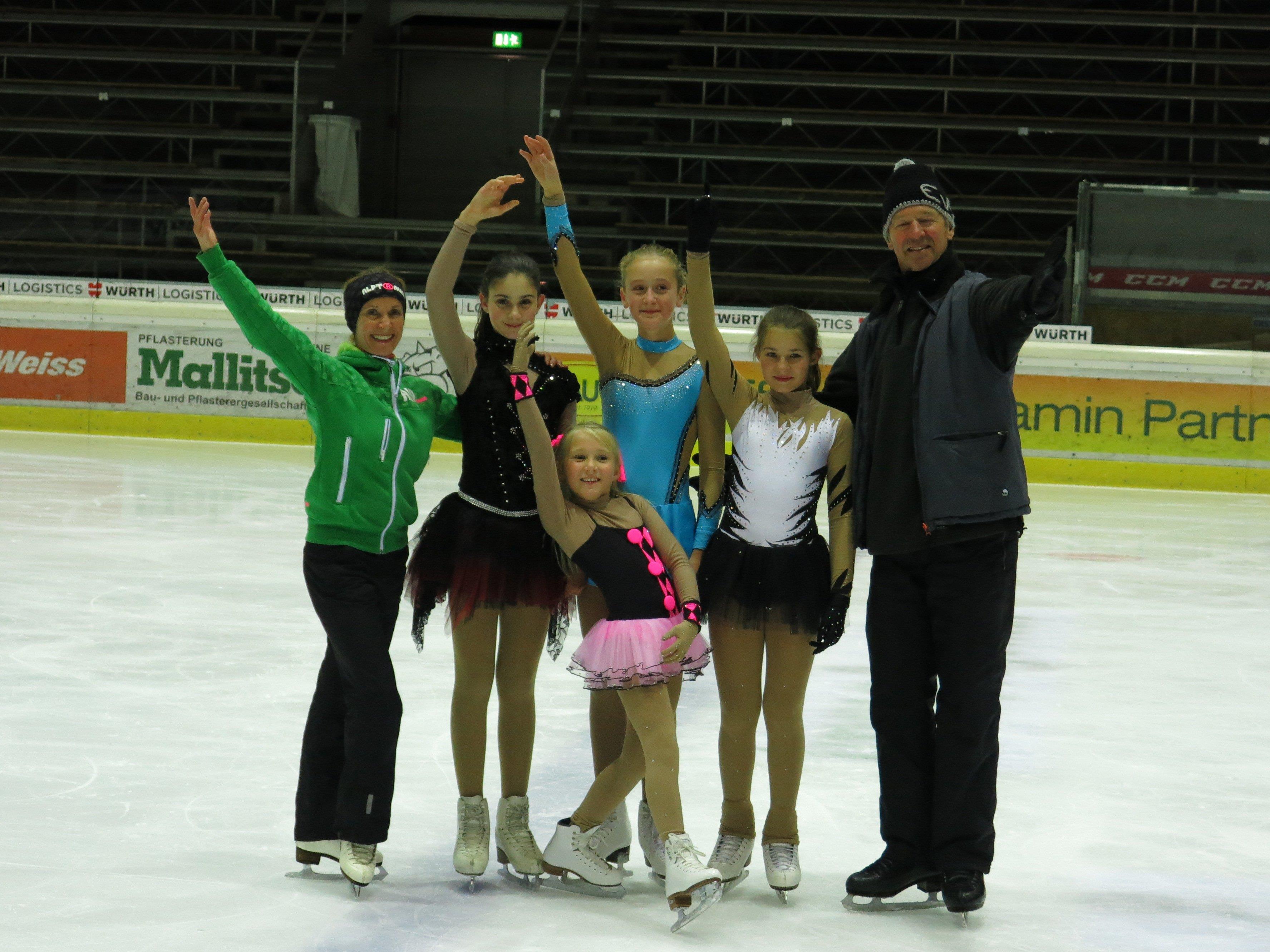 Rolf Oesterreich und Silvia Janson-Österreich machen die Mädels zu Eiskunstläuferinnen