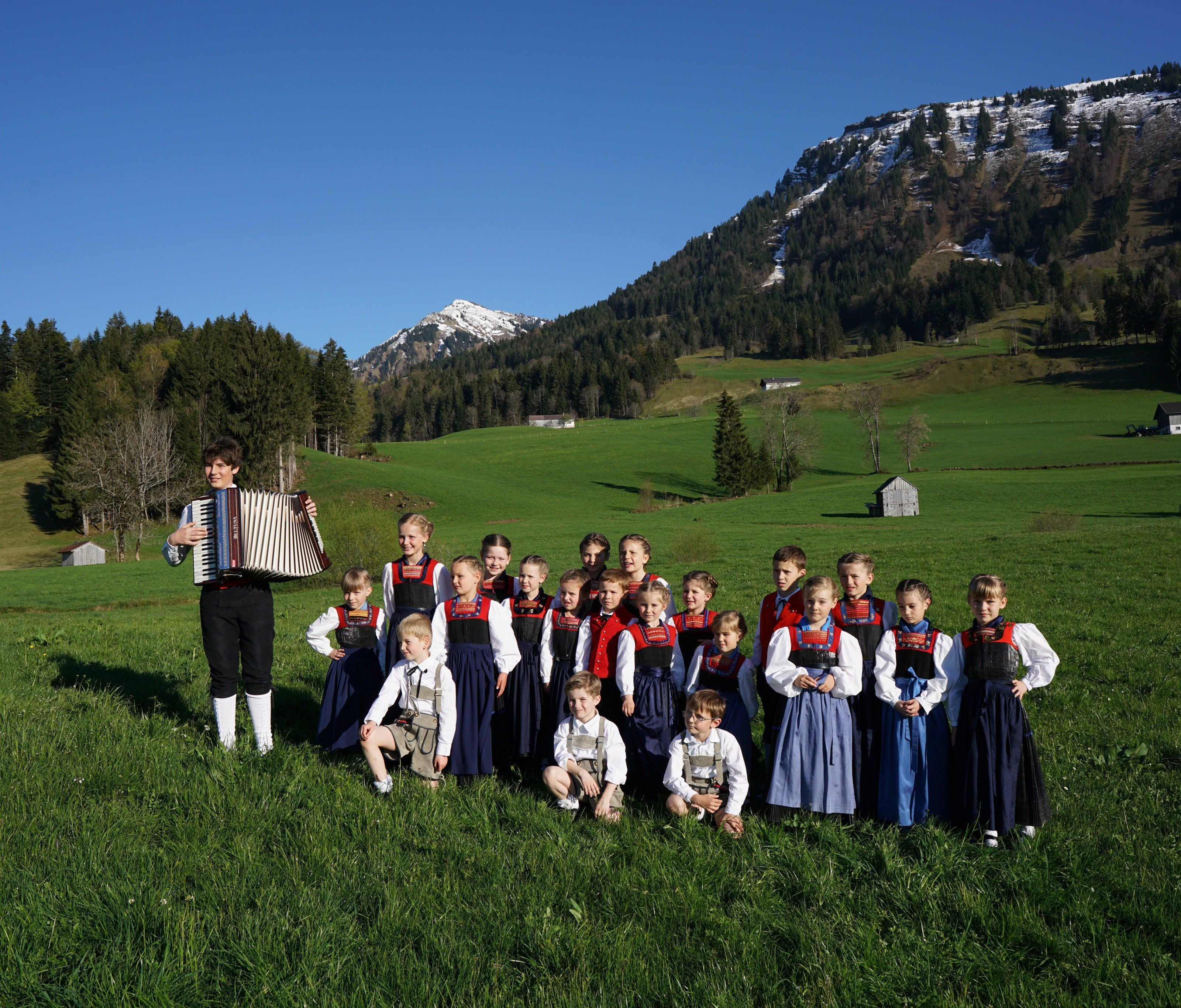 Die Kindertrachtengruppe Andelsbuch feiert heuer ihr 20-jähriges Jubiläum. Die Kindertrachtengruppe Andelsbuch feiert heuer ihr 20-jähriges Jubiläum.